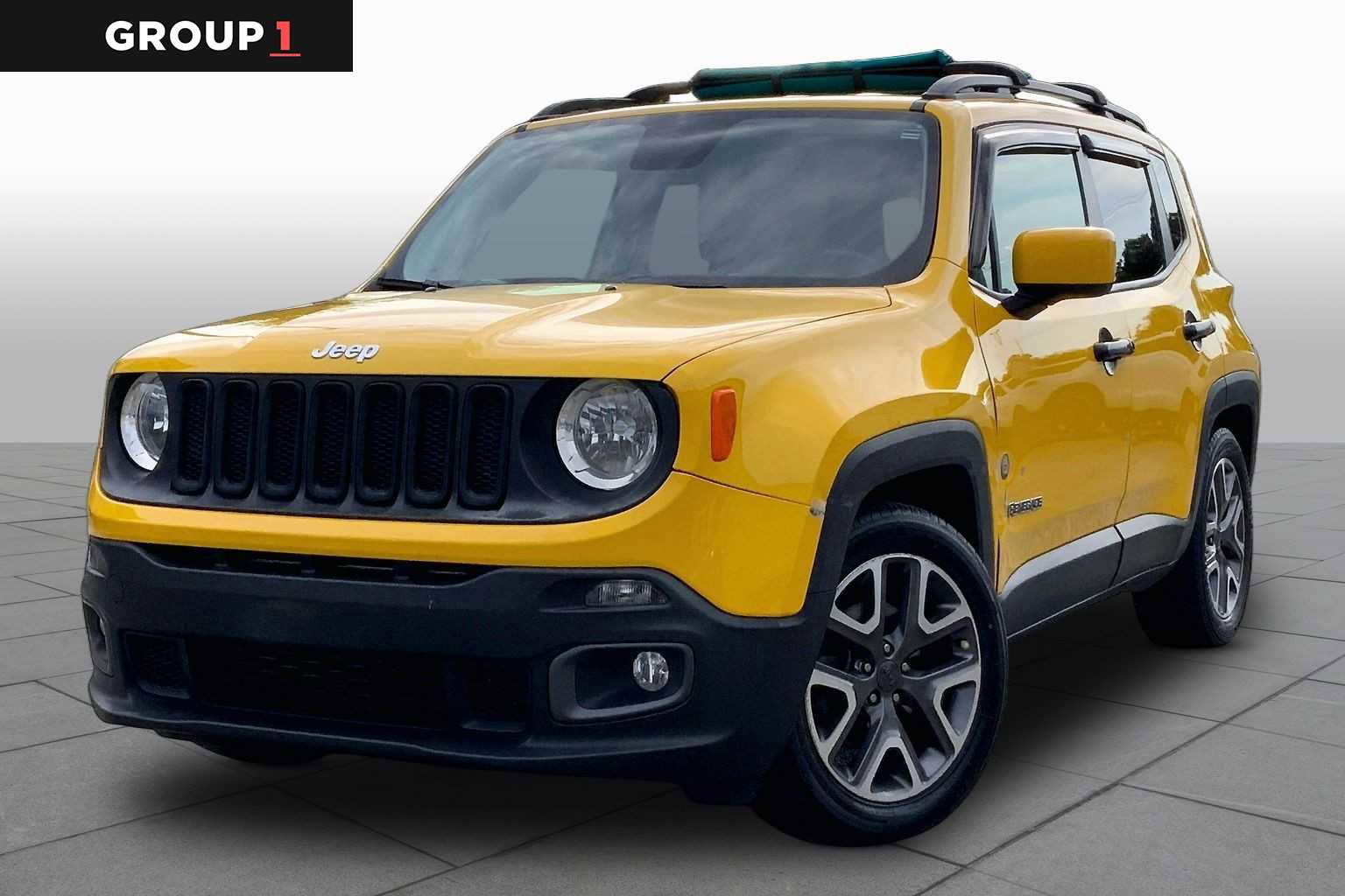 Used 2016 Jeep Renegade Latitude FWD image 1