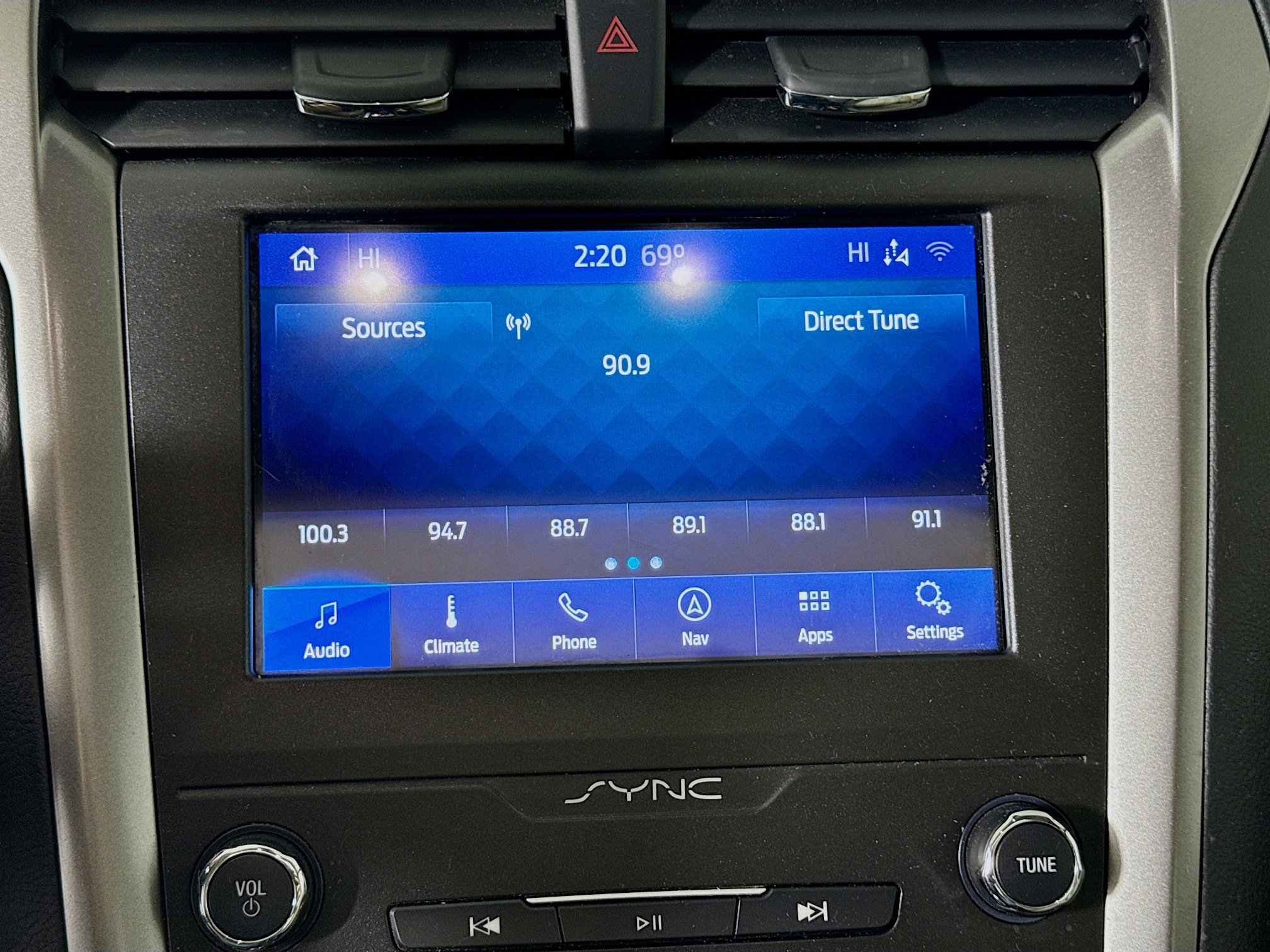 Used 2020 Ford Fusion SE image 15