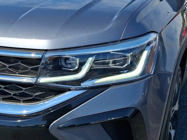 Certified 2022 Volkswagen Taos SEL AWD/4WD image 12
