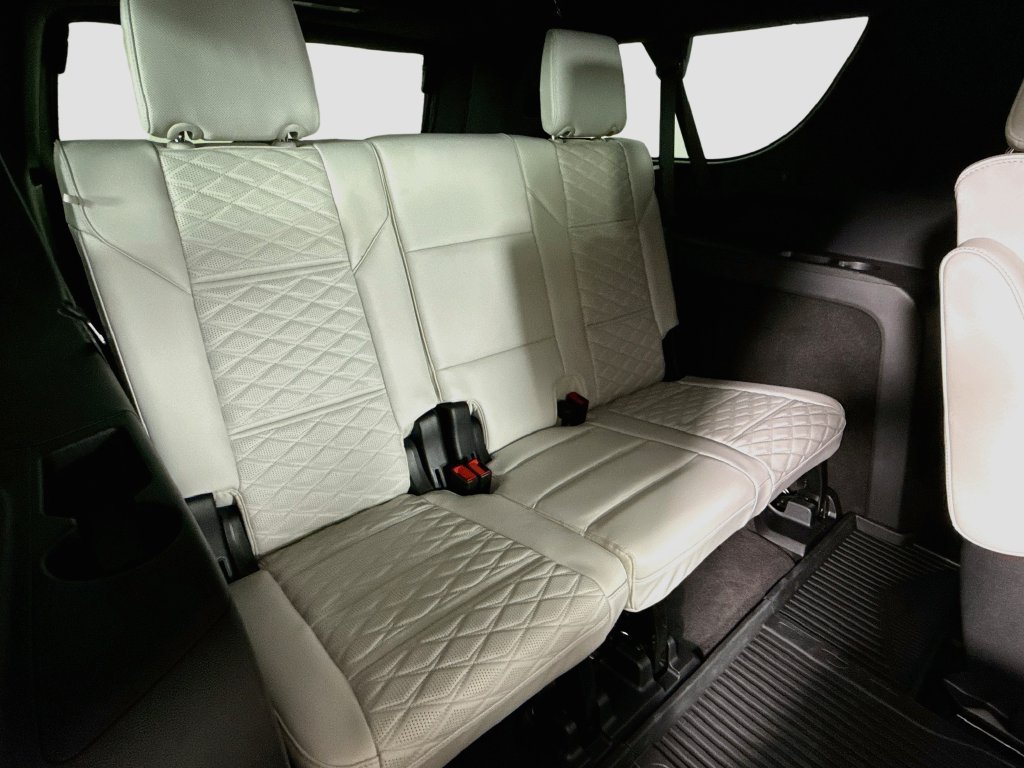 Used 2026 Cadillac Escalade ESV Platinum Sport w/ LPO, ONYX Package AWD/4WD image 30