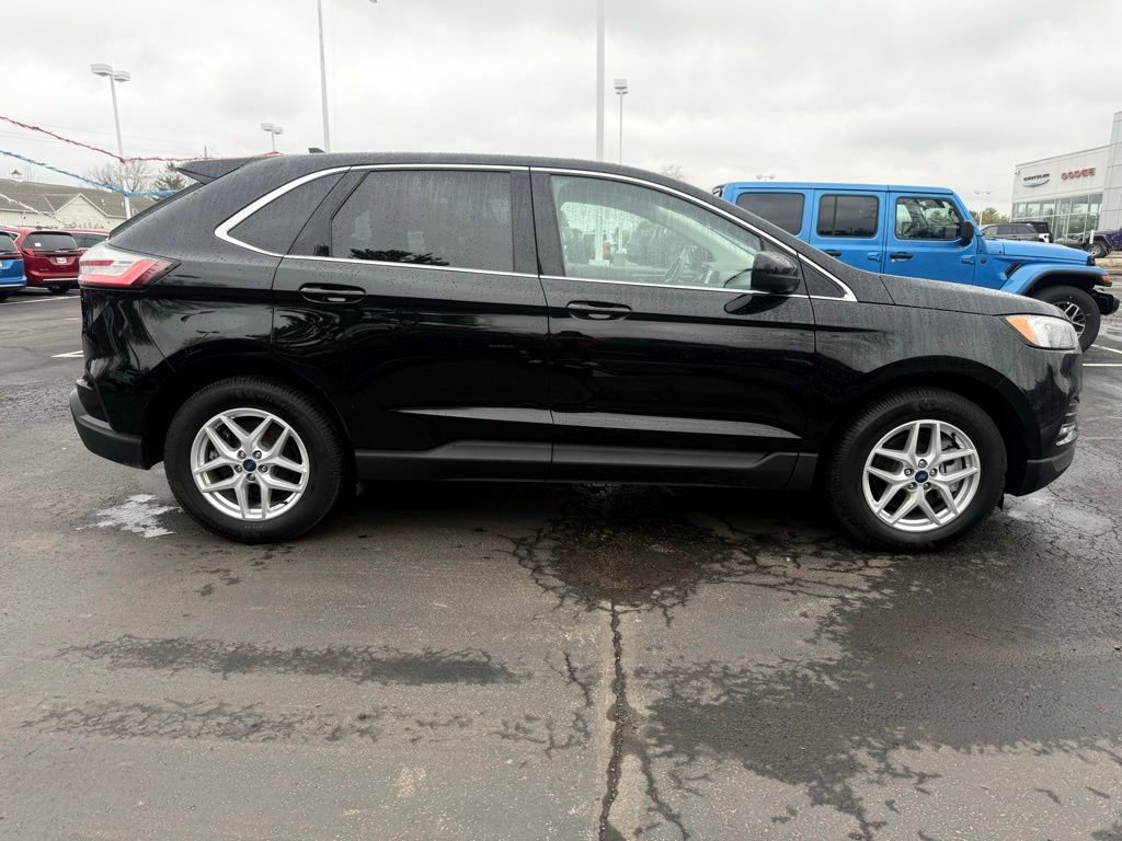 Used 2022 Ford Edge SEL image 2