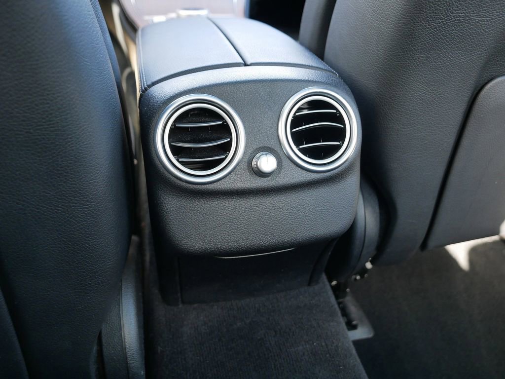 Used 2020 Mercedes-Benz C 300 4MATIC Sedan image 20