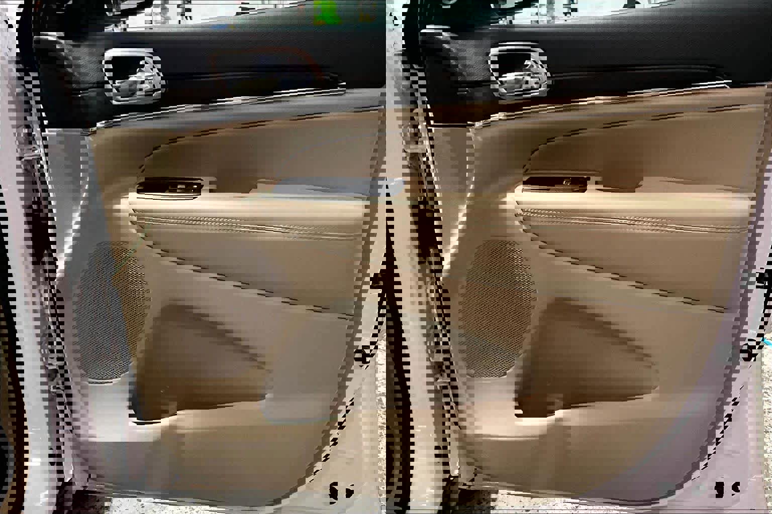 Used 2017 Jeep Grand Cherokee Limited image 22