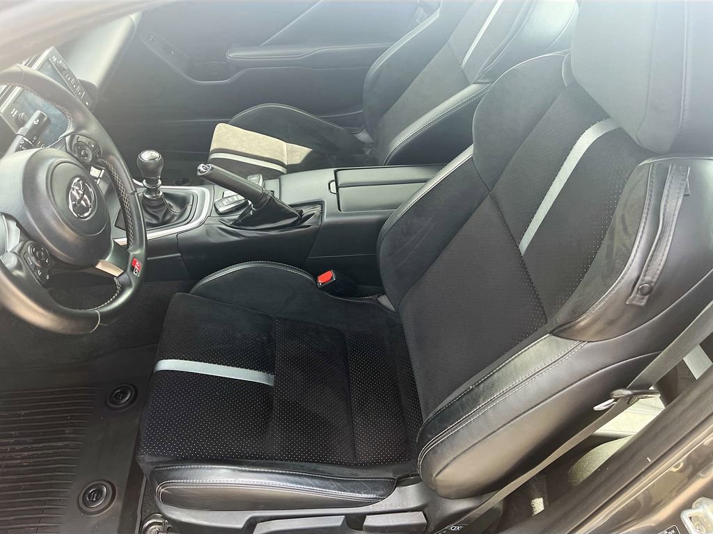 Used 2024 Toyota GR86 Premium RWD image 21
