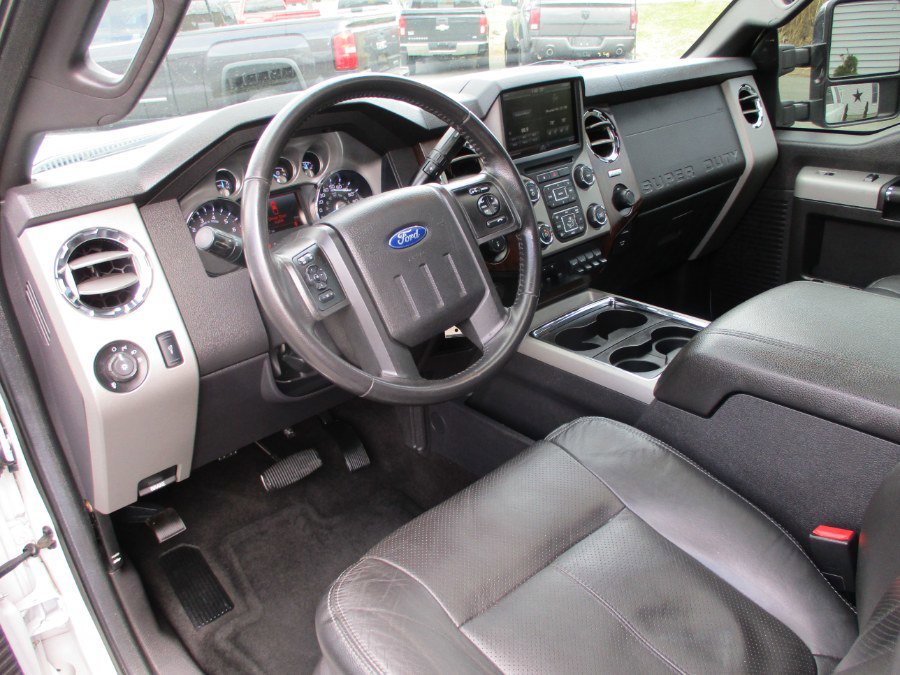 Used 2015 Ford F350 Lariat image 12