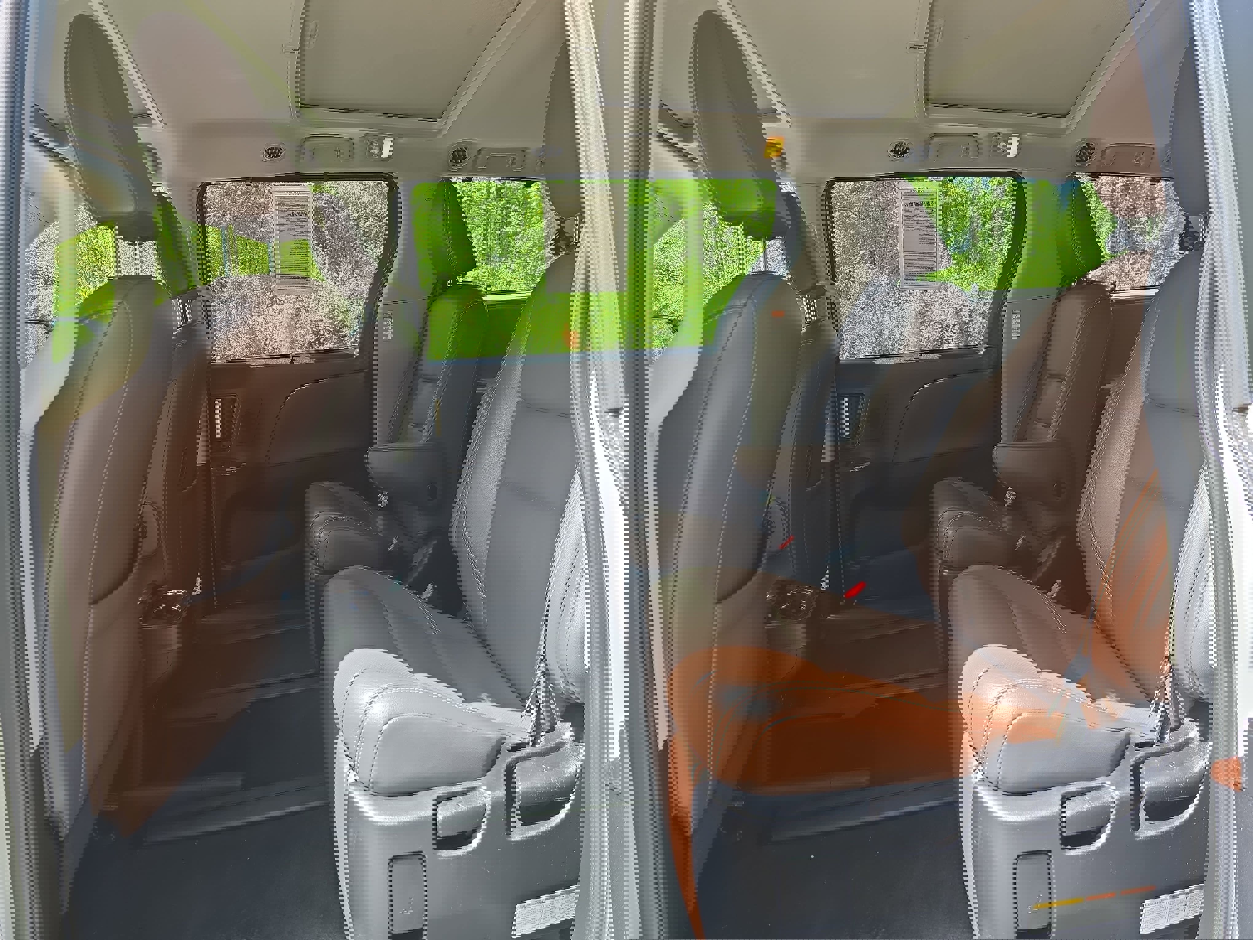 Used 2018 Toyota Sienna Limited image 13