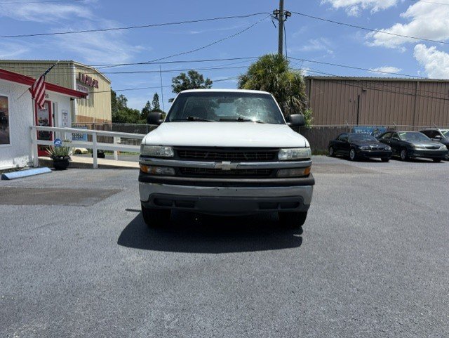 Used 2000 Chevrolet Silverado 2500 2WD Regular Cab w/ Firm Ride Suspension Pkg image 2