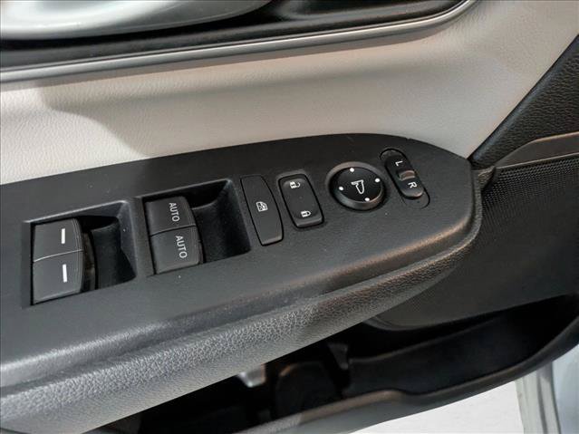 Used 2020 Honda CR-V Touring image 11
