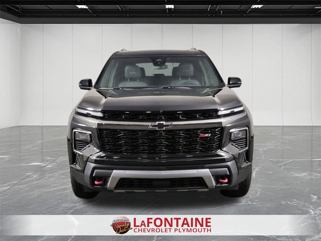 Used 2025 Chevrolet Traverse Z71 w/ Driver Confidence Package image 3