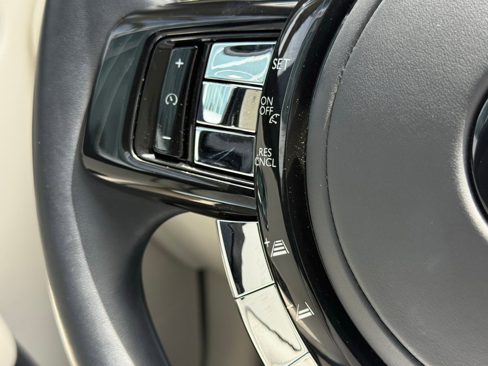 Used 2022 Rolls-Royce Ghost image 50