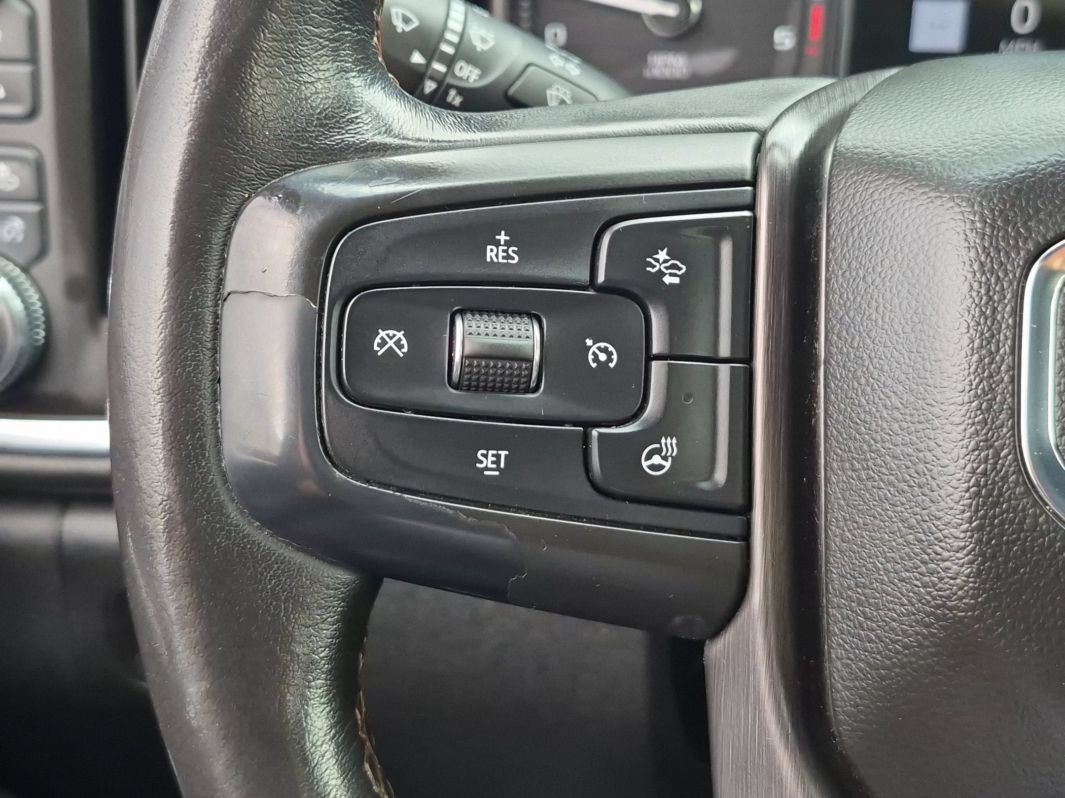 Used 2020 GMC Sierra 2500 AT4 w/ Technology Package AWD/4WD image 16