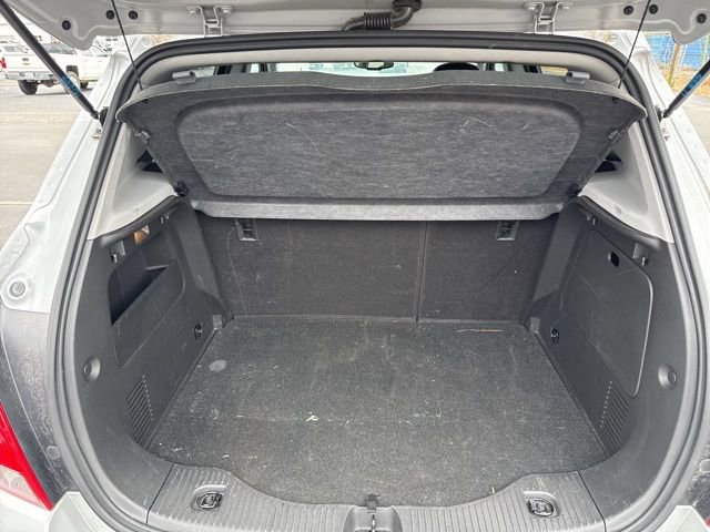 Used 2021 Chevrolet Trax LT w/ LT Convenience Package image 8