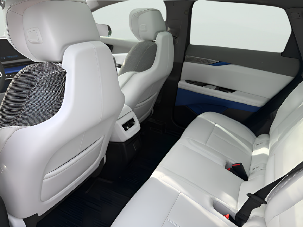 Certified 2025 Cadillac Optiq Sport 1 w/ LPO, Floor Liner Package AWD/4WD image 41