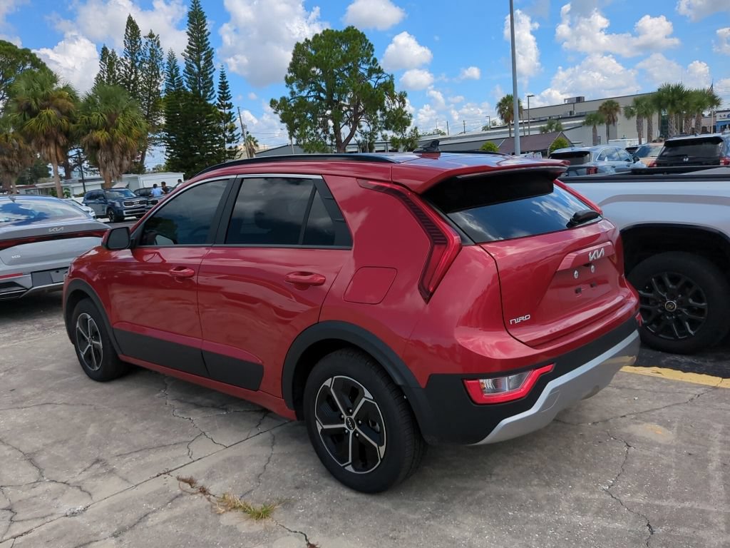 Certified 2025 Kia Niro LX FWD image 10