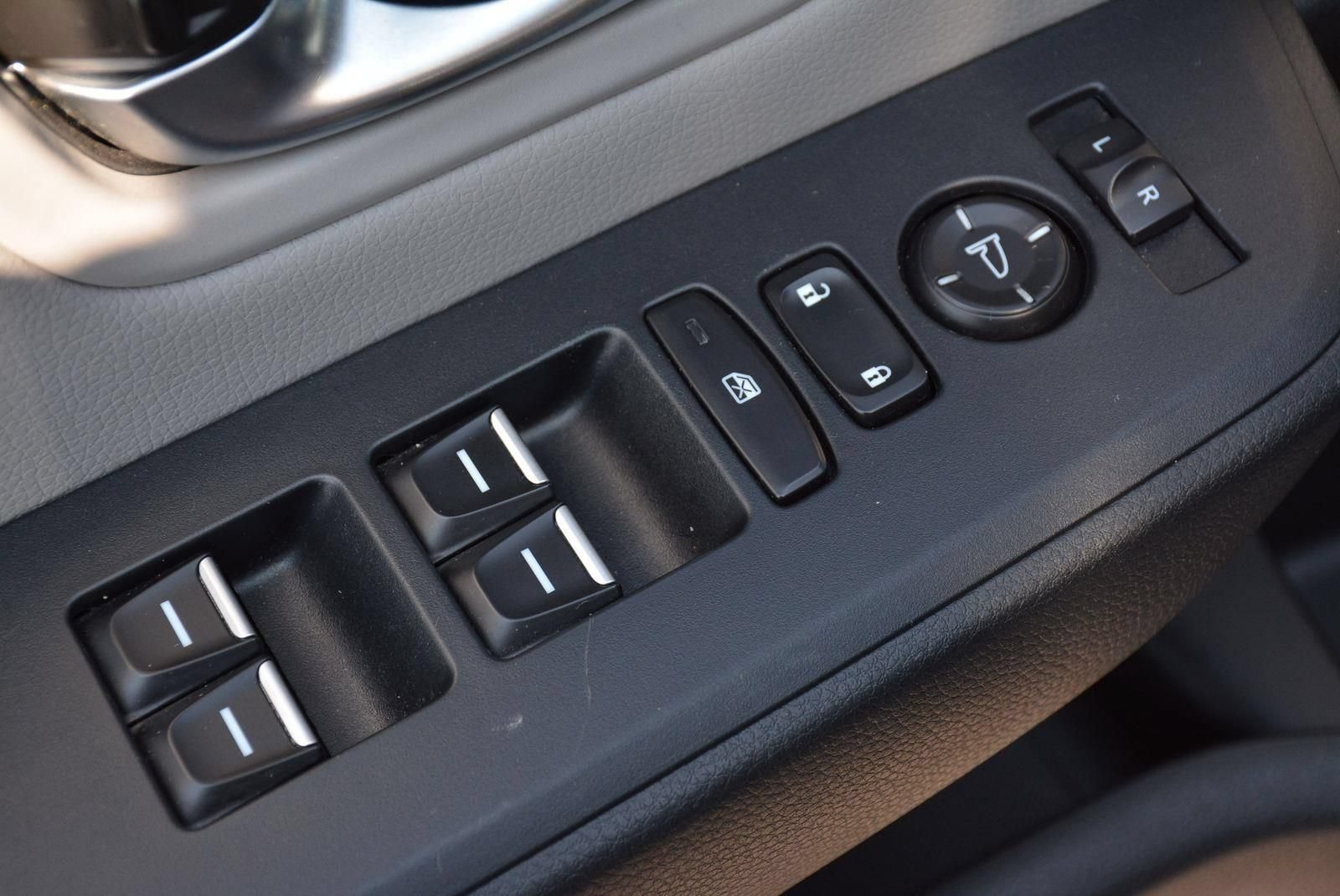Used 2023 Honda Pilot LX image 11
