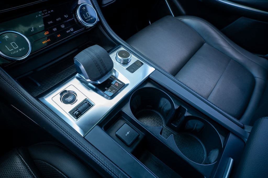 Used 2023 Jaguar F-PACE S AWD/4WD image 38