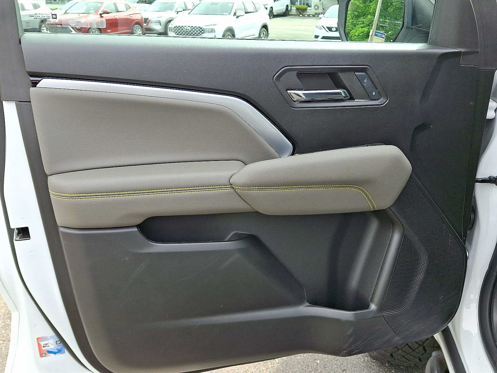 Used 2024 Chevrolet Colorado ZR2 AWD/4WD image 12