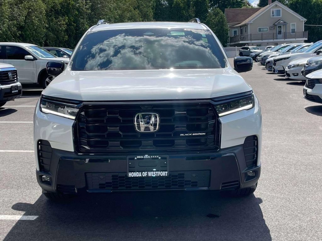 Certified 2026 Honda Pilot Black Edition image 2