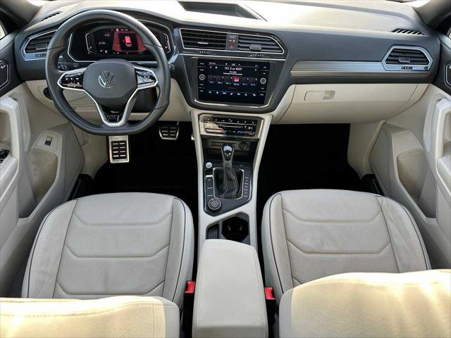Used 2022 Volkswagen Tiguan SEL R-Line image 18