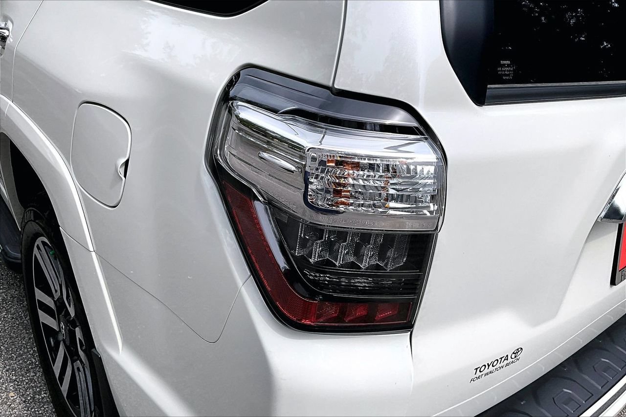 Used 2022 Toyota 4Runner Limited AWD/4WD image 20