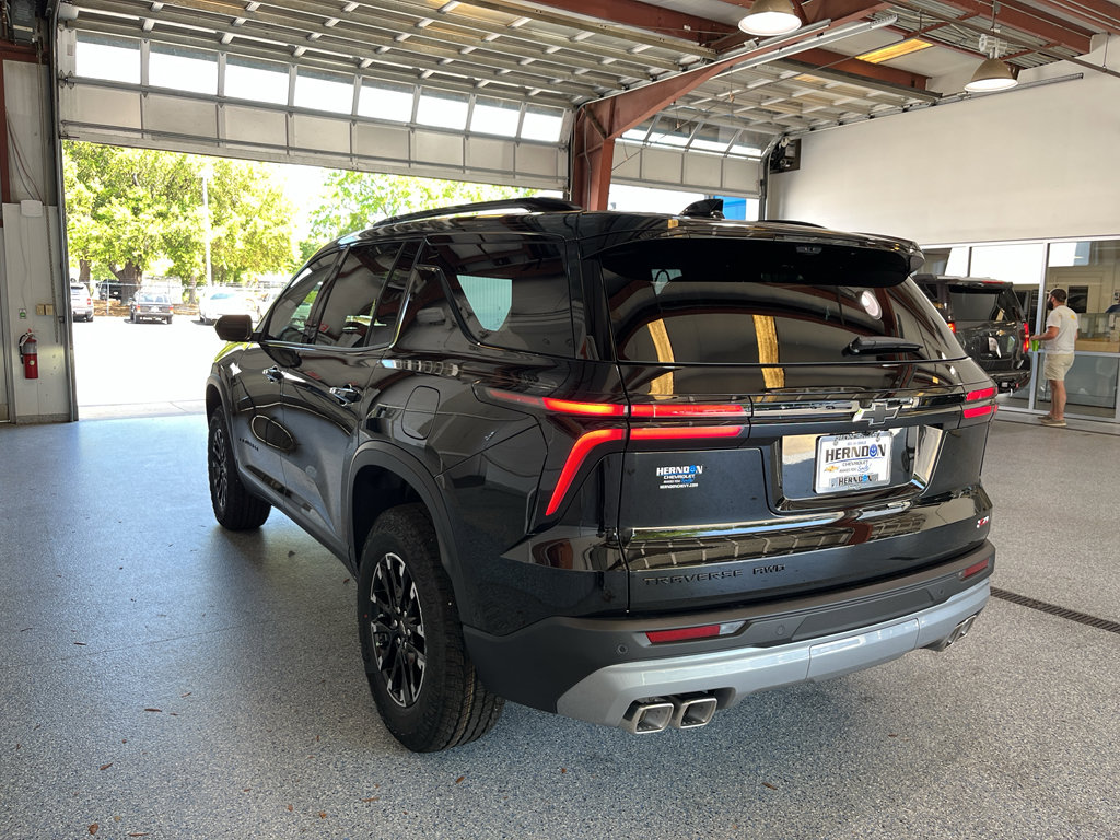New 2026 Chevrolet Traverse Z71 w/ Enhanced Driving Package AWD/4WD image 6
