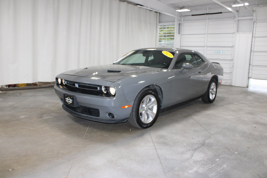 Used 2023 Dodge Challenger SXT RWD image 4
