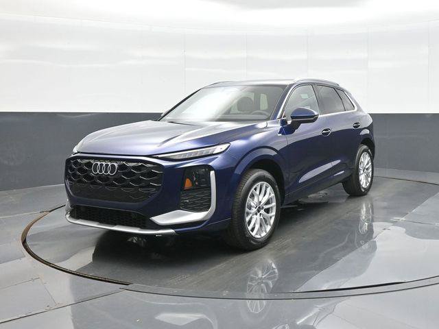 Used 2026 Audi Q3 quattro 2.0T w/ Driver Assistance Package AWD/4WD image 3