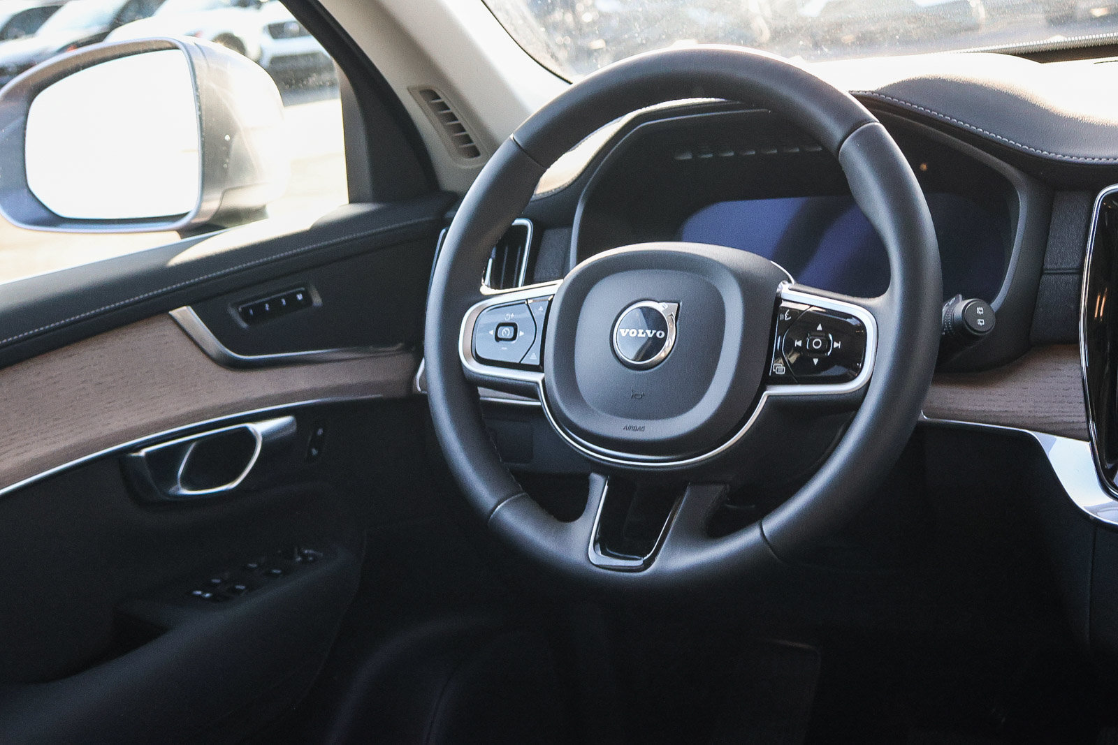 Used 2026 Volvo XC90 B5 Core w/ Protection Package Premier AWD/4WD image 25