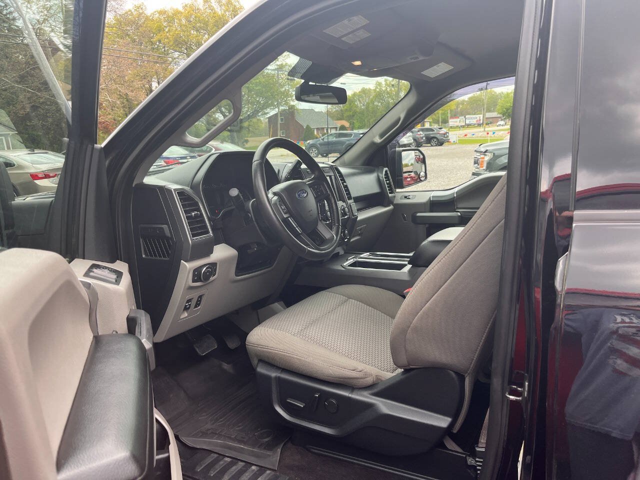 Used 2019 Ford F150 XLT w/ Equipment Group 302A Luxury AWD/4WD image 20