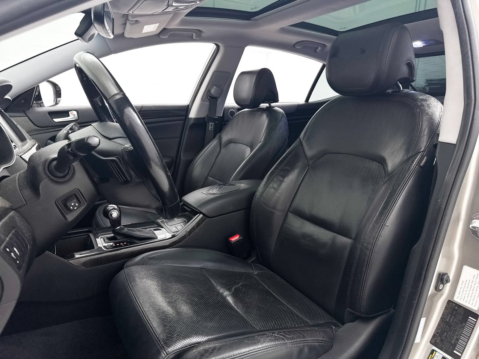 Used 2014 Kia Cadenza Premium w/ Luxury Package FWD image 15