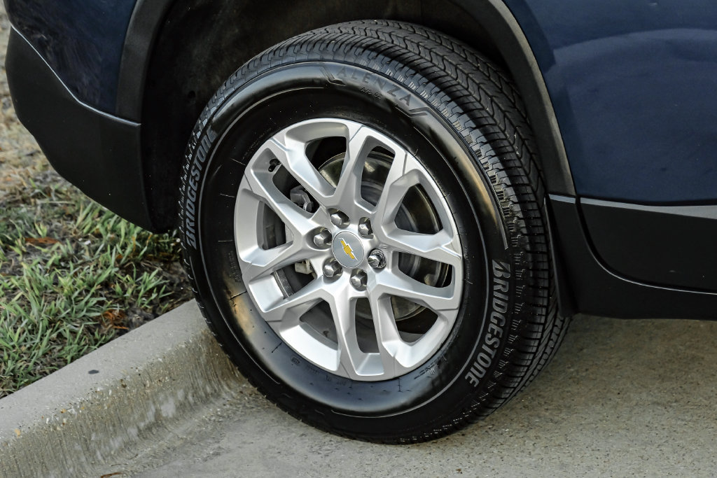 Used 2023 Chevrolet Traverse LS w/ Safety Package FWD image 57