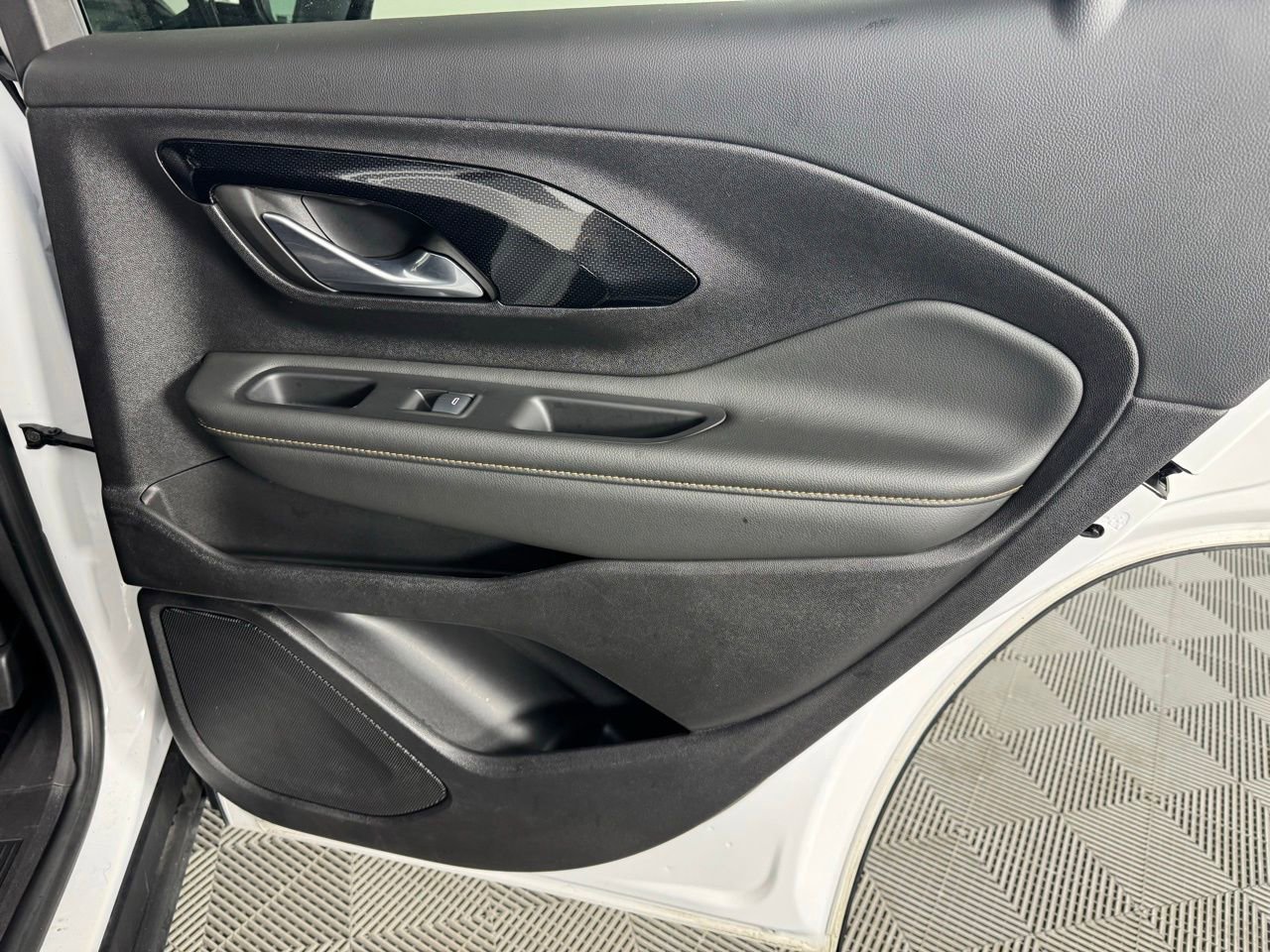 Used 2024 GMC Terrain AT4 w/ Tech Package image 30