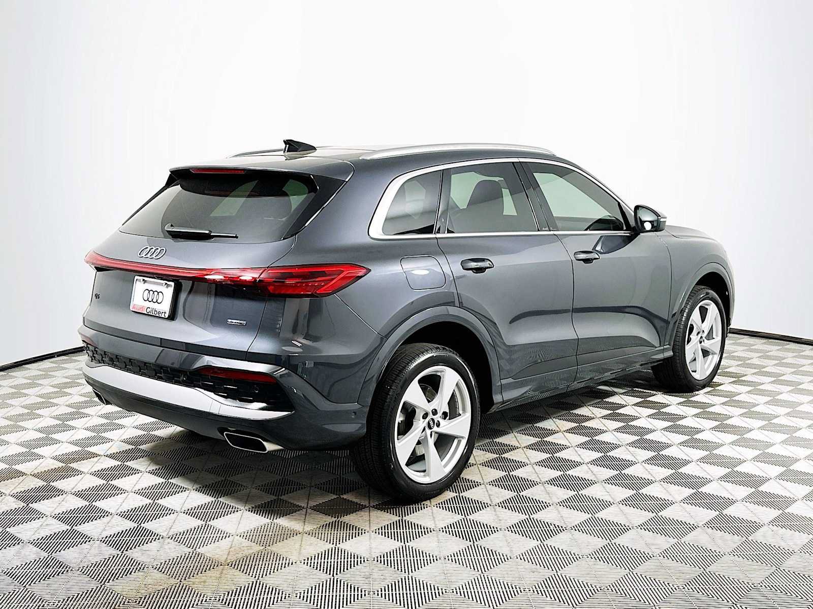 Used 2025 Audi Q5 Premium Plus w/ Premium Plus AWD/4WD image 7