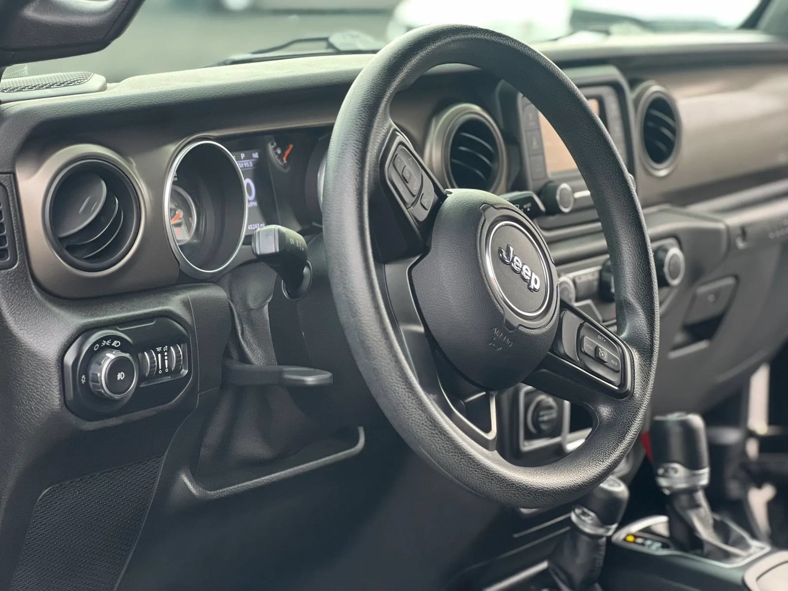 Used 2018 Jeep Wrangler Unlimited Sport AWD/4WD image 16