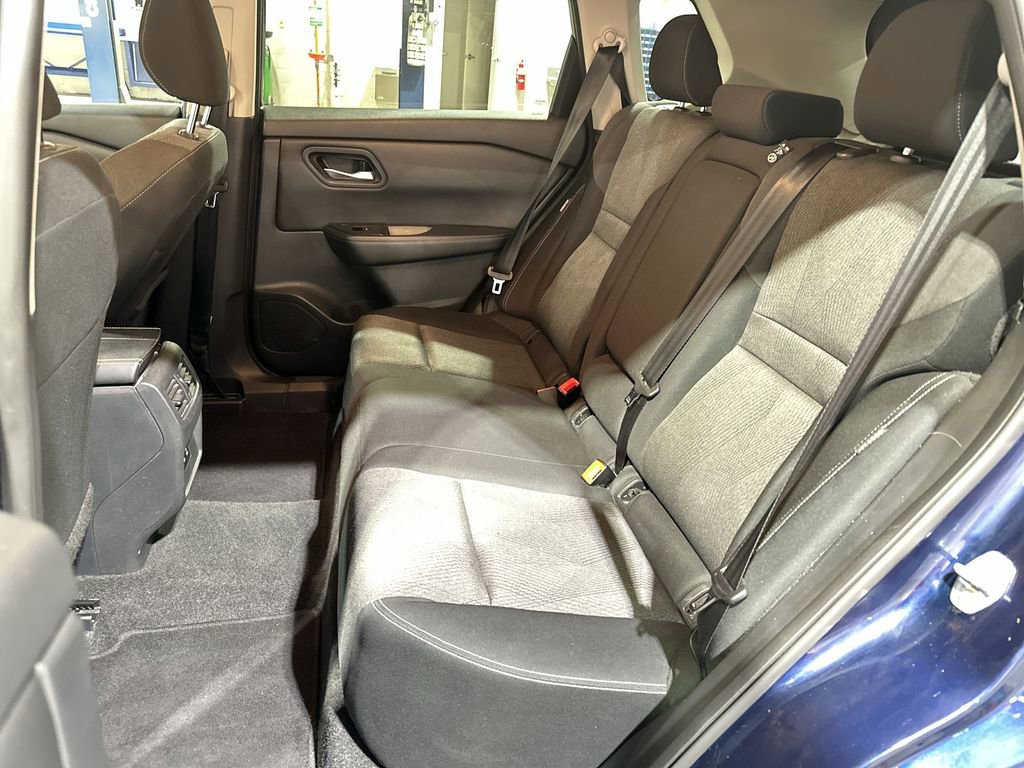 Used 2024 Nissan Rogue SV image 23