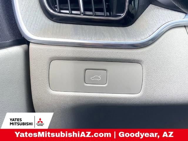 Used 2023 Volvo XC60 B5 Plus AWD/4WD image 14
