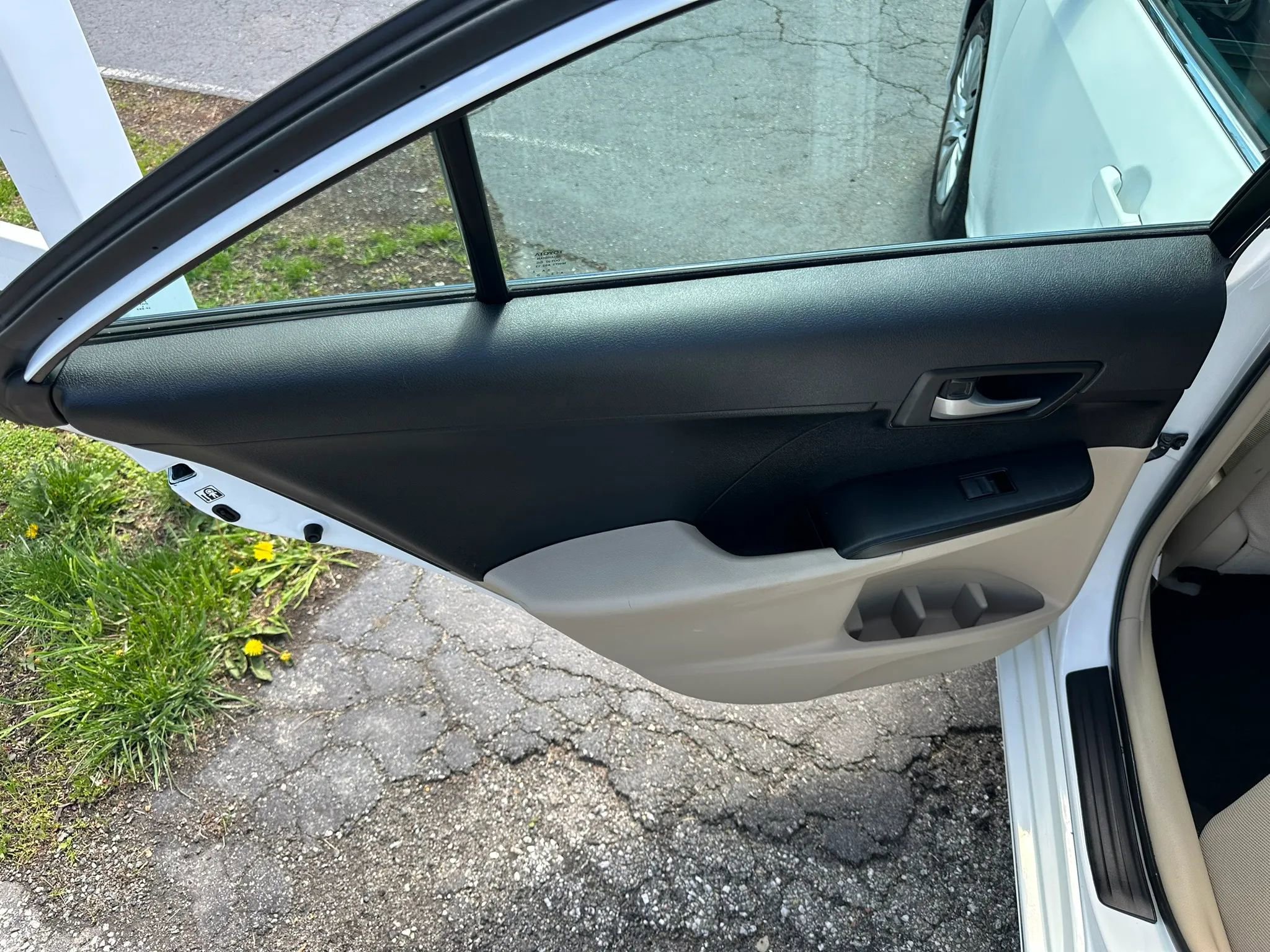 Used 2013 Toyota Camry LE FWD image 31