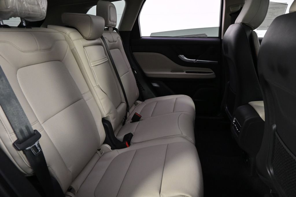 New 2026 Lincoln Corsair Premiere image 18