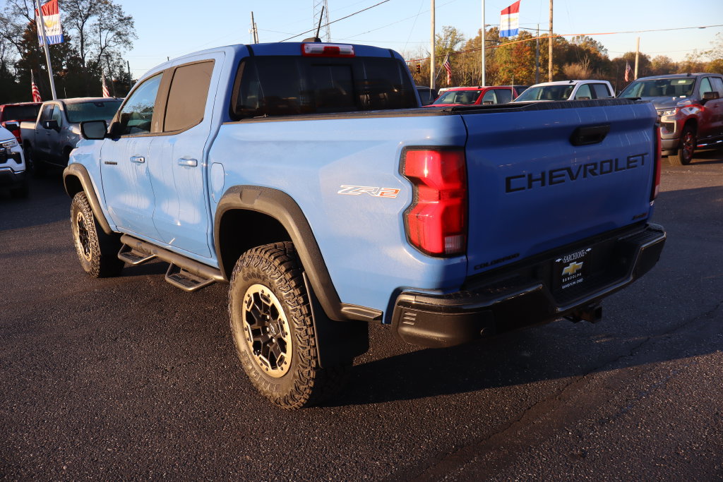 Used 2025 Chevrolet Colorado ZR2 w/ Technology Package AWD/4WD image 3