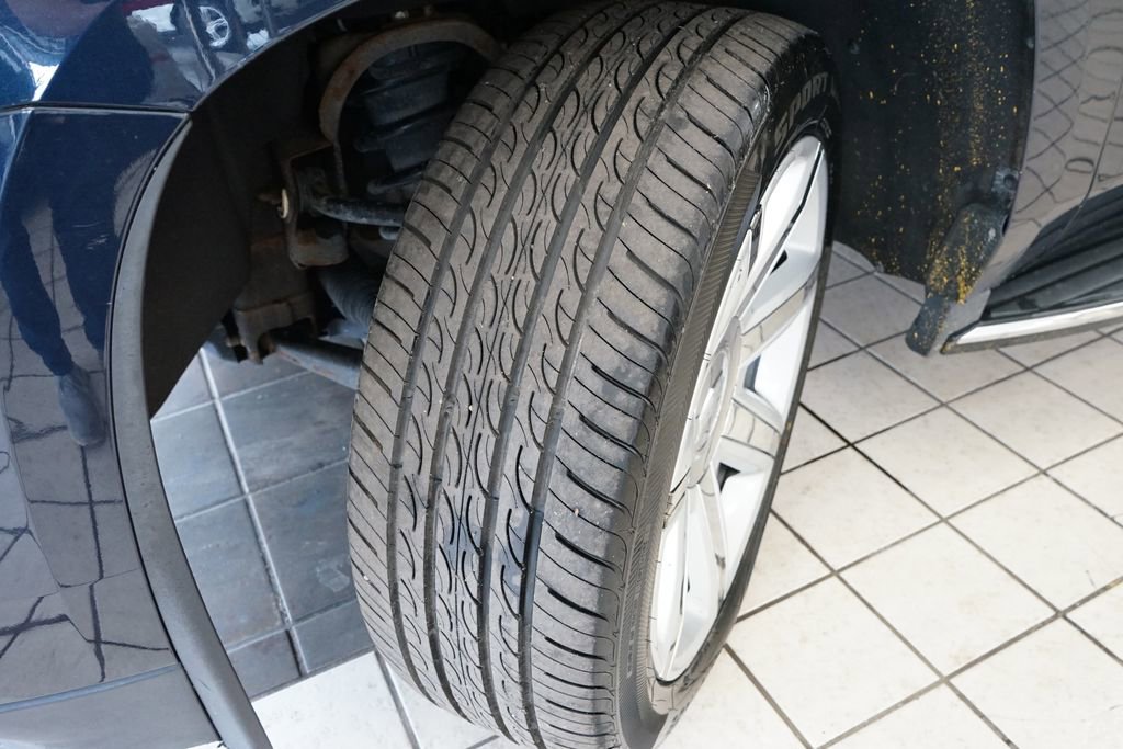 Used 2017 Cadillac Escalade ESV Luxury image 61