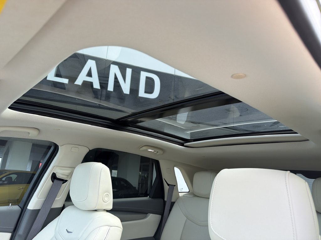 Certified 2025 Cadillac XT5 Premium Luxury FWD image 24