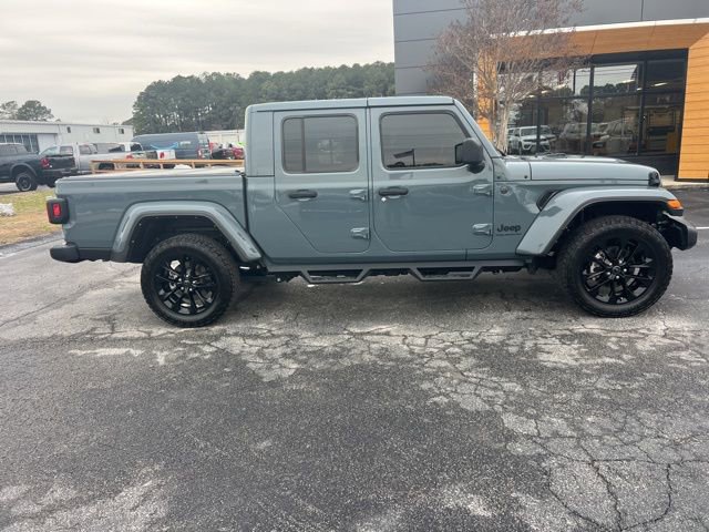 Used 2024 Jeep Gladiator Sport image 2