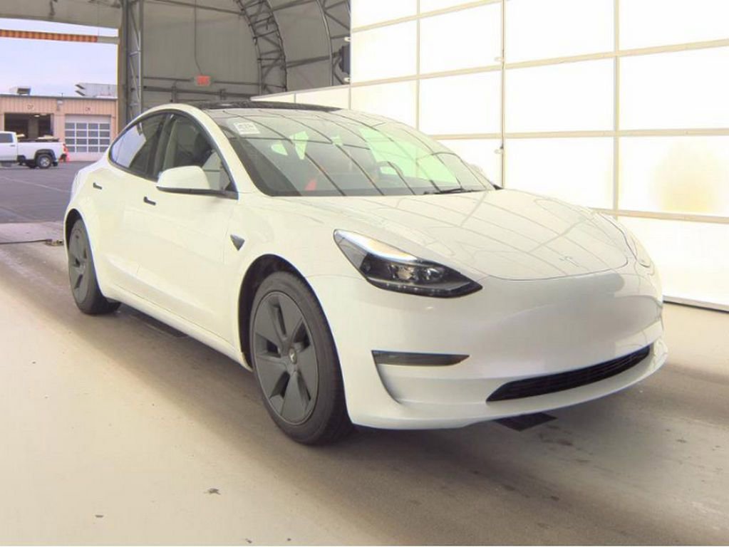 Used 2023 Tesla Model 3 Standard Range RWD image 4