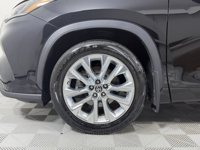 Used 2023 Toyota Highlander Limited AWD/4WD image 9