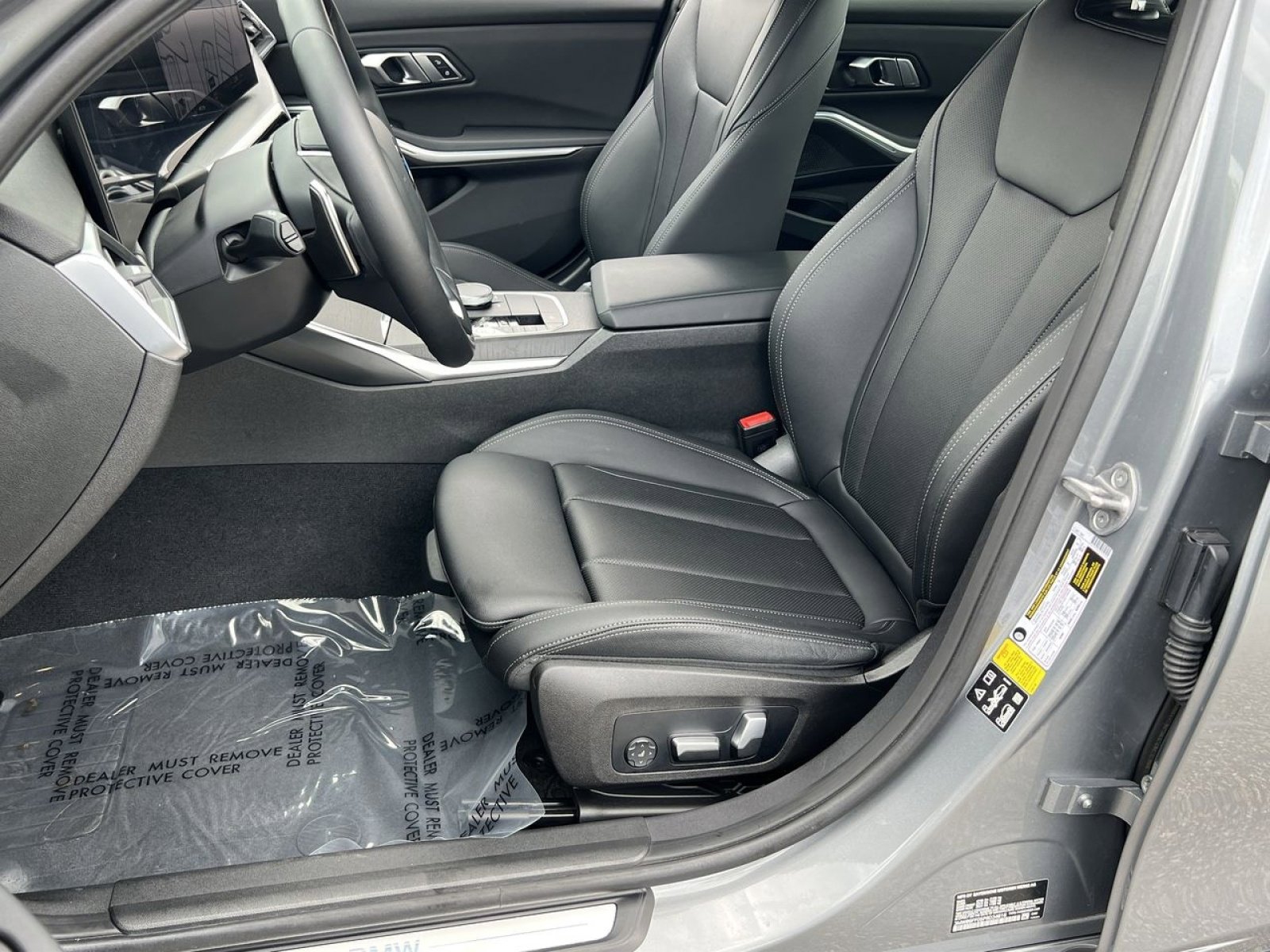 Used 2023 BMW 330i xDrive Sedan w/ Driving Assistance Package image 14