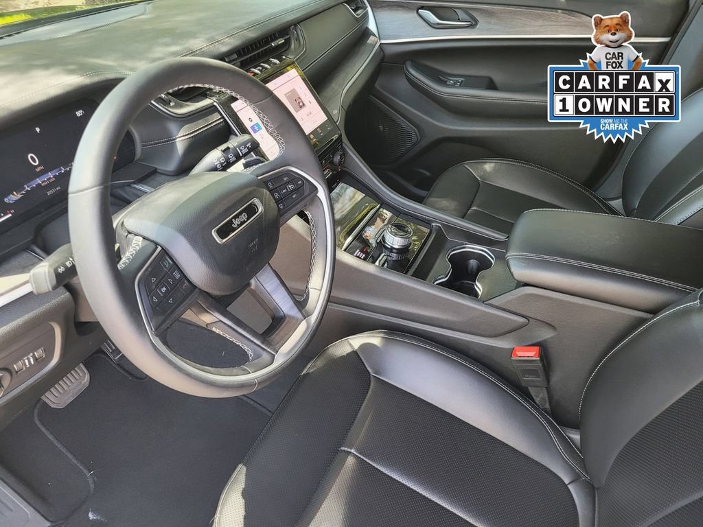 Used 2024 Jeep Grand Cherokee Limited w/ Luxury Tech Group II AWD/4WD image 18