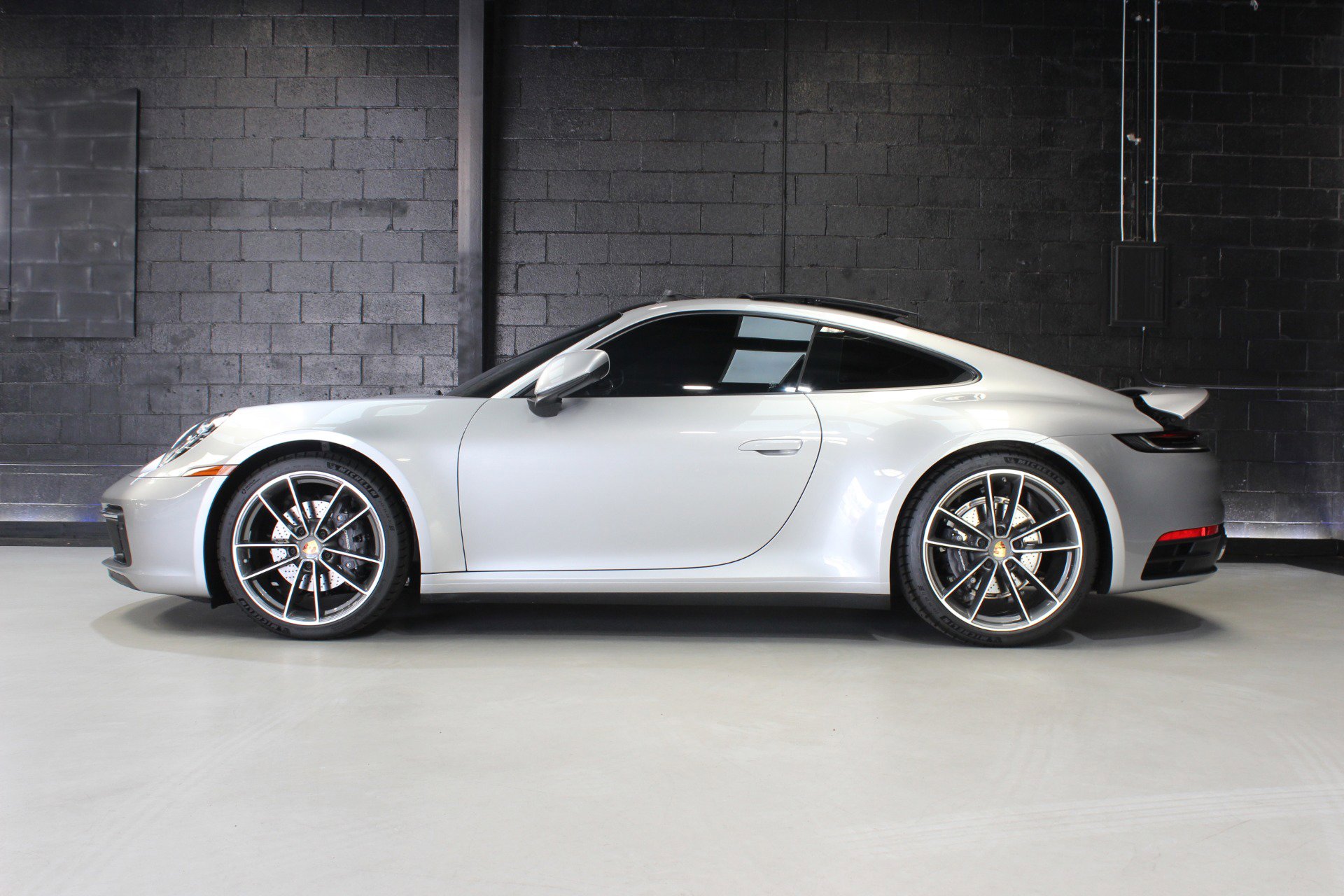 Used 2024 Porsche 911 Carrera 4 w/ Sport Package image 4