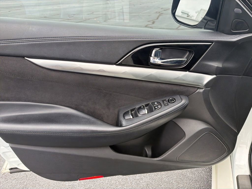Used 2016 Nissan Maxima SR image 13
