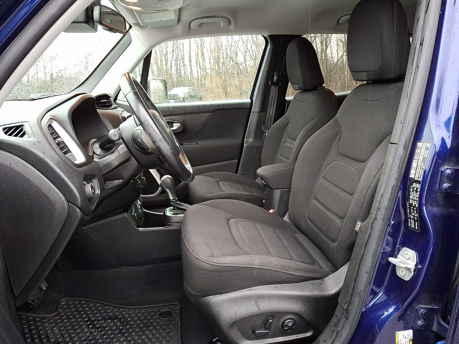 Used 2020 Jeep Renegade Latitude w/ Cold Weather Group image 14
