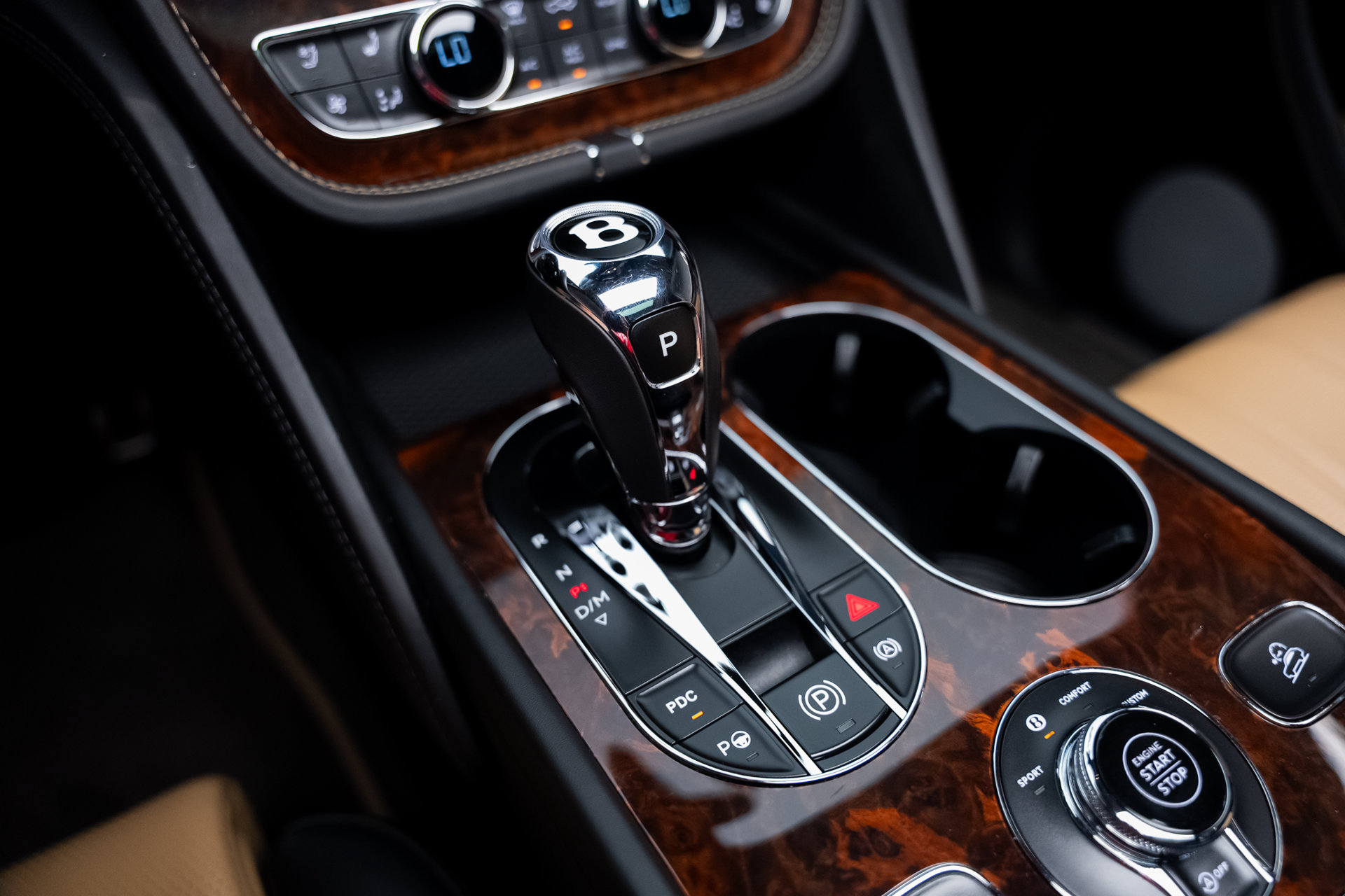 Used 2018 Bentley Bentayga AWD/4WD image 51